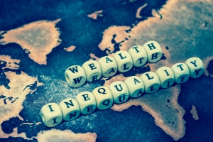 GLOBALNE NIER&Oacute;WNOŚCI